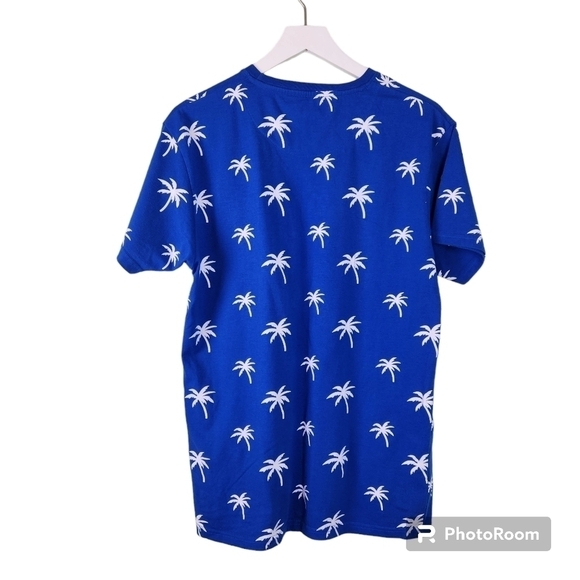 Galaxy by Harvic Graphic Shirt - Picture 2 of 6